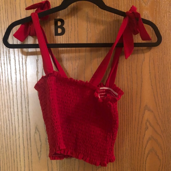 Red cropped tank - Picture 1 of 2